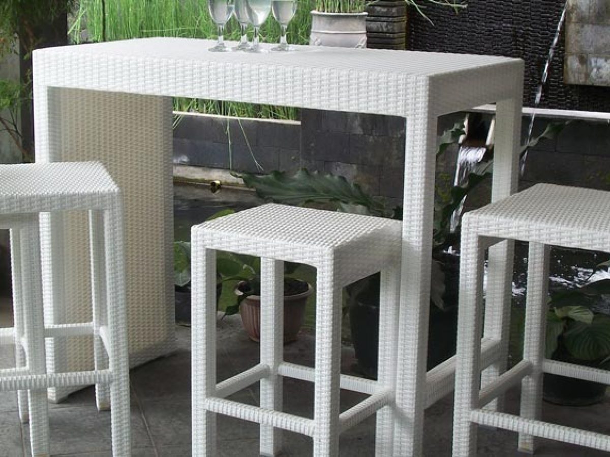 Omnia Outdoor Rattan Bar Set, Outdoor Rattan Bar Table And Chairs