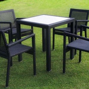 Seroja Dining Set