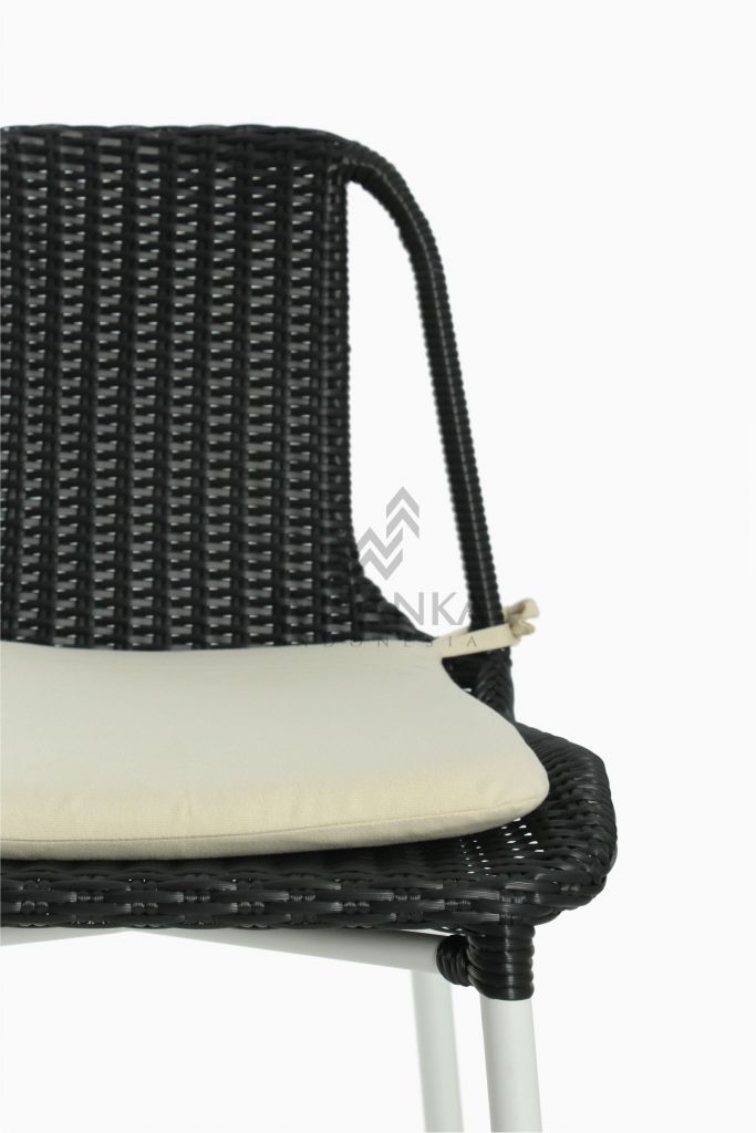 Millen Valensie Outdoor Rattan Chair Detail 1