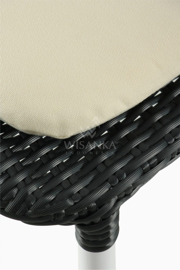 Millen Valensie Outdoor Rattan Chair Detail 2